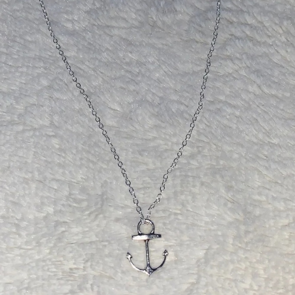 anchor necklace